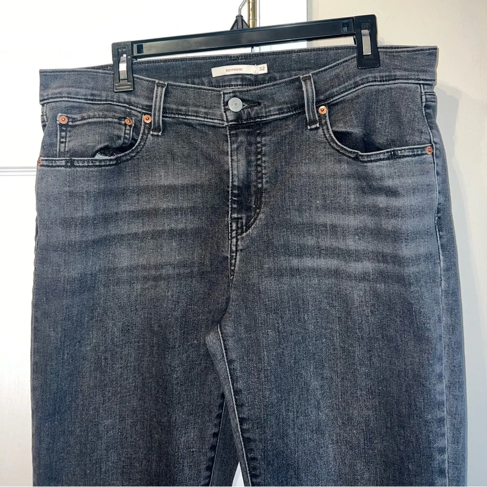 Women’s Levi’s boyfriend jeans size 32 - Picture 3 of 7